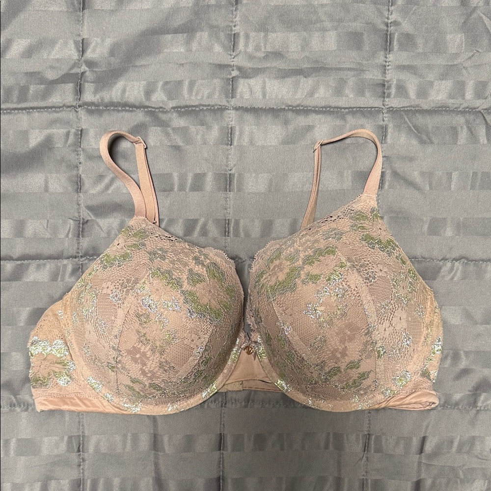 Victoria’s Secret 38D Body by Victoria perfect shape bra